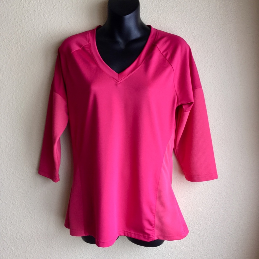 2 Curves workout tops